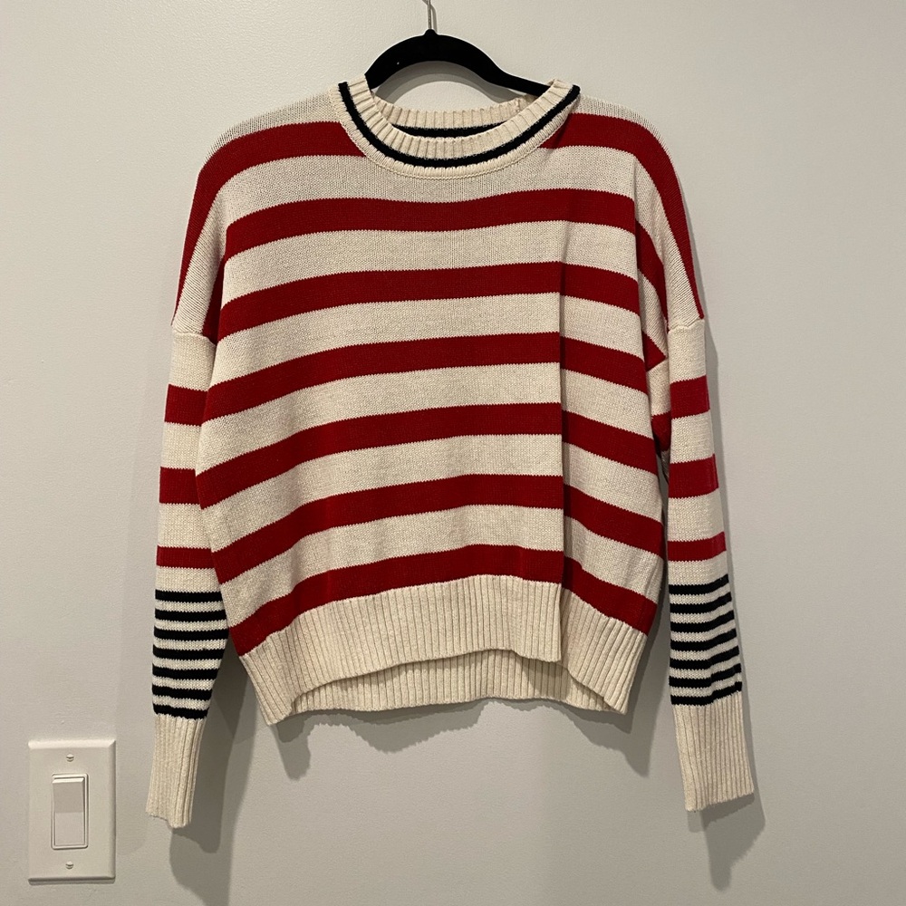 Women’s S Red stripe boutique sweater